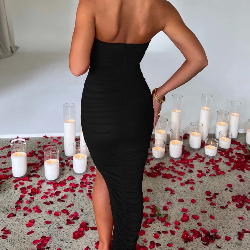 Chic Strapless Black Evening Dress - Picture 2 of 8